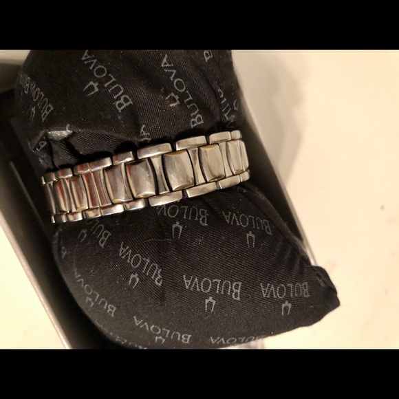 Bulova Diamond Women’s Watch - Picture 5 of 5